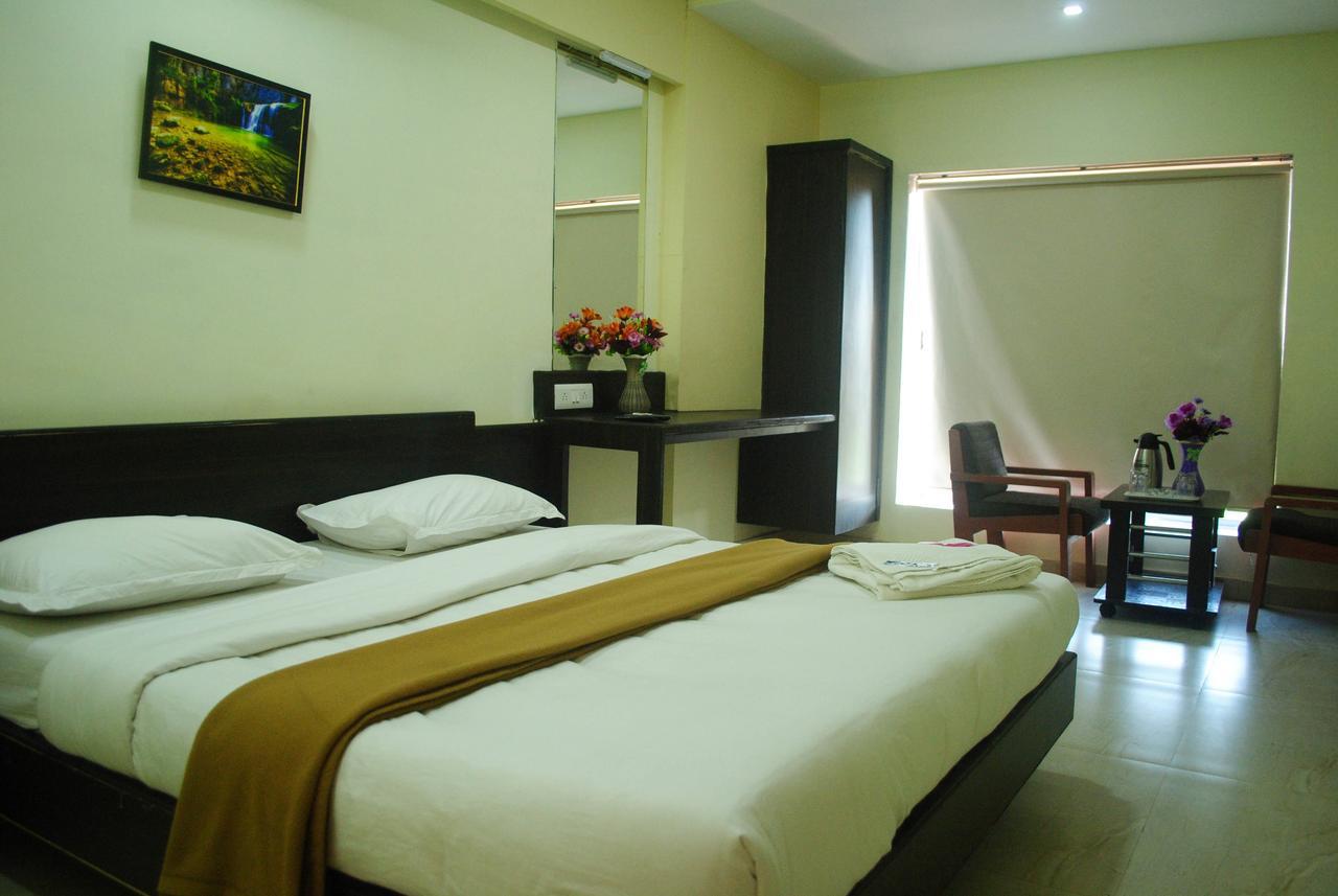 Safari Hotel & Resort Somnāth Extérieur photo